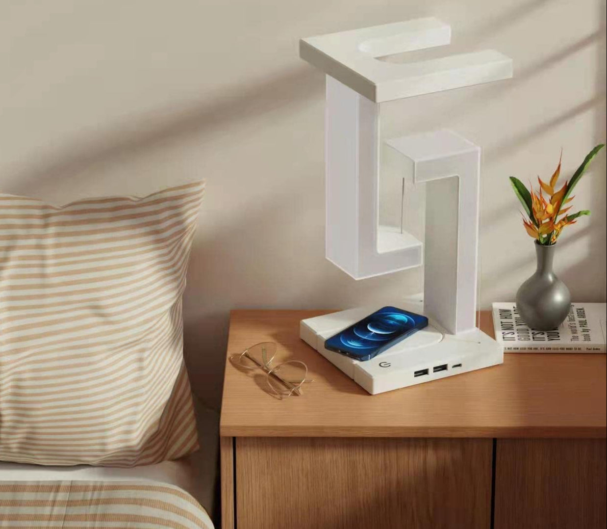 Wireless Charging Light – Modern Calm in Every Corner